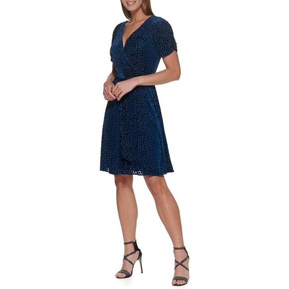 DKNY Knot Sleeve Fit and Flare Dress Navy Blue Polkadot Velvet Midi Dress Size 6 - Picture 1 of 6